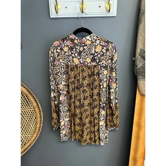 Jane + Delancey Womens S Top Mixed Paisley Floral Pintuck Button Blouse Tunic - Picture 7 of 7